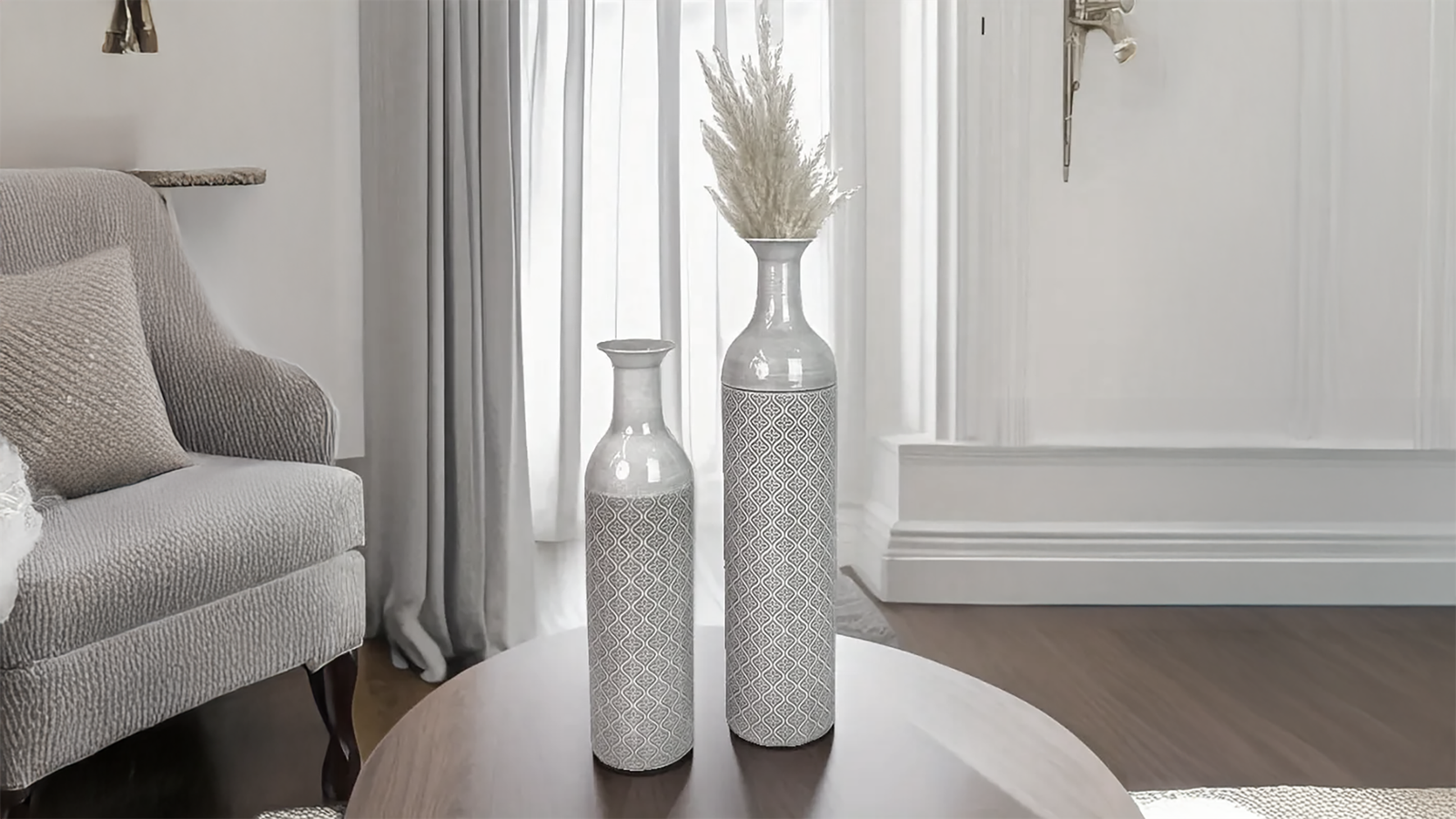 Read more about the article Five of our favourite monochrome vases