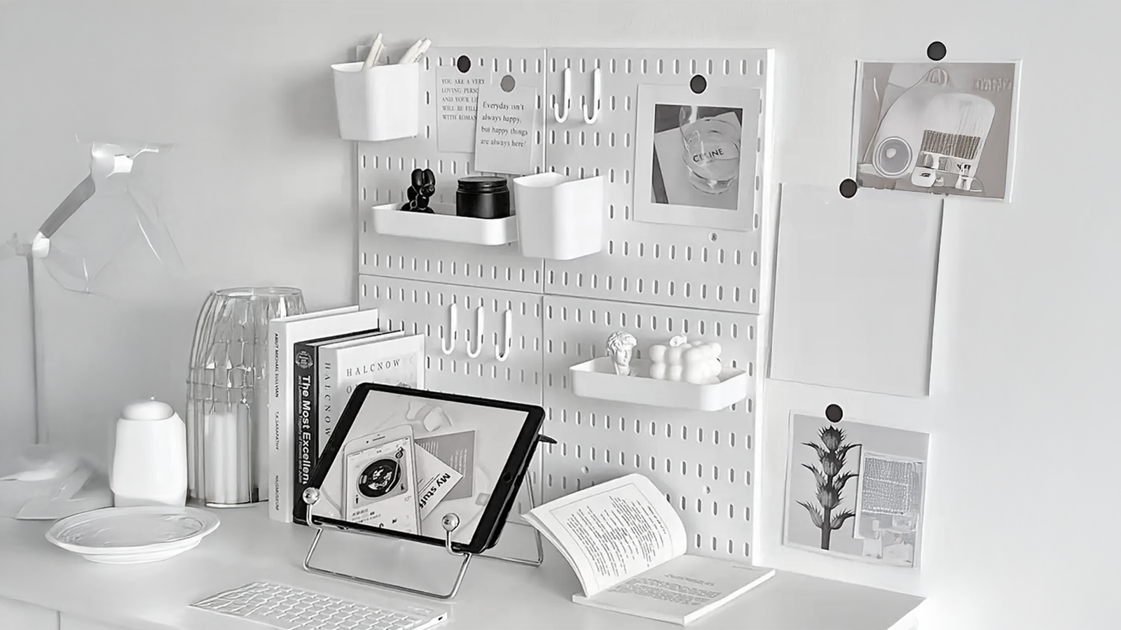 Read more about the article Curated picks for a stylish and functional monochrome home